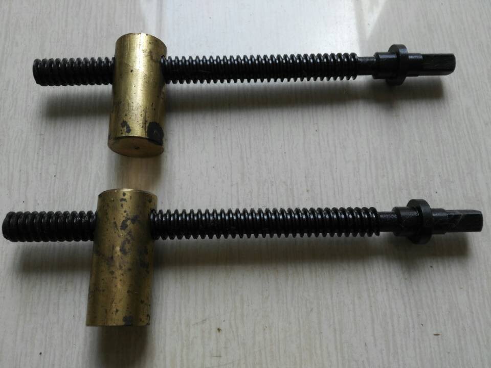 M1050A导轮调节丝杆_proc.jpg
